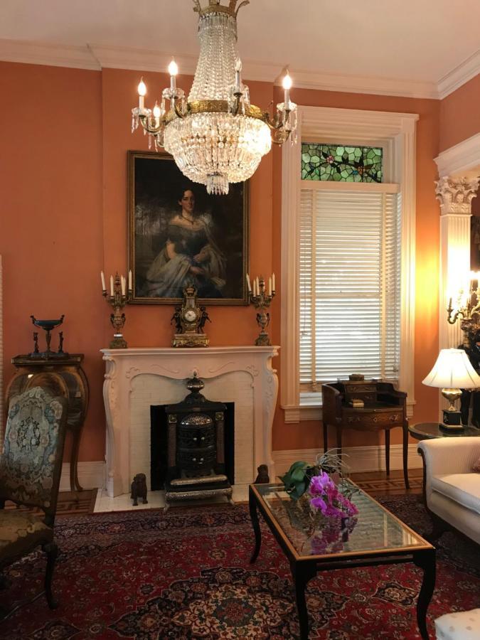 Burke Mansion Bed and breakfast 4*