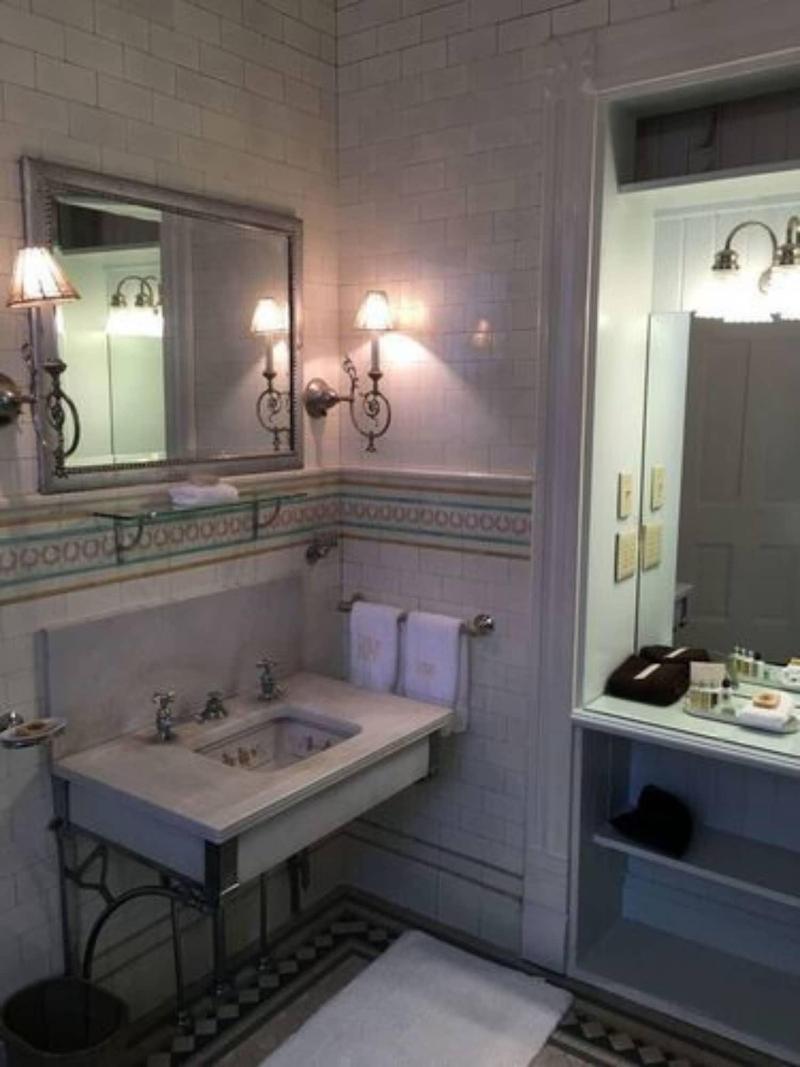 Burke Mansion Bed and breakfast