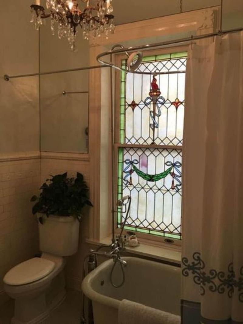 Burke Mansion Bed and breakfast