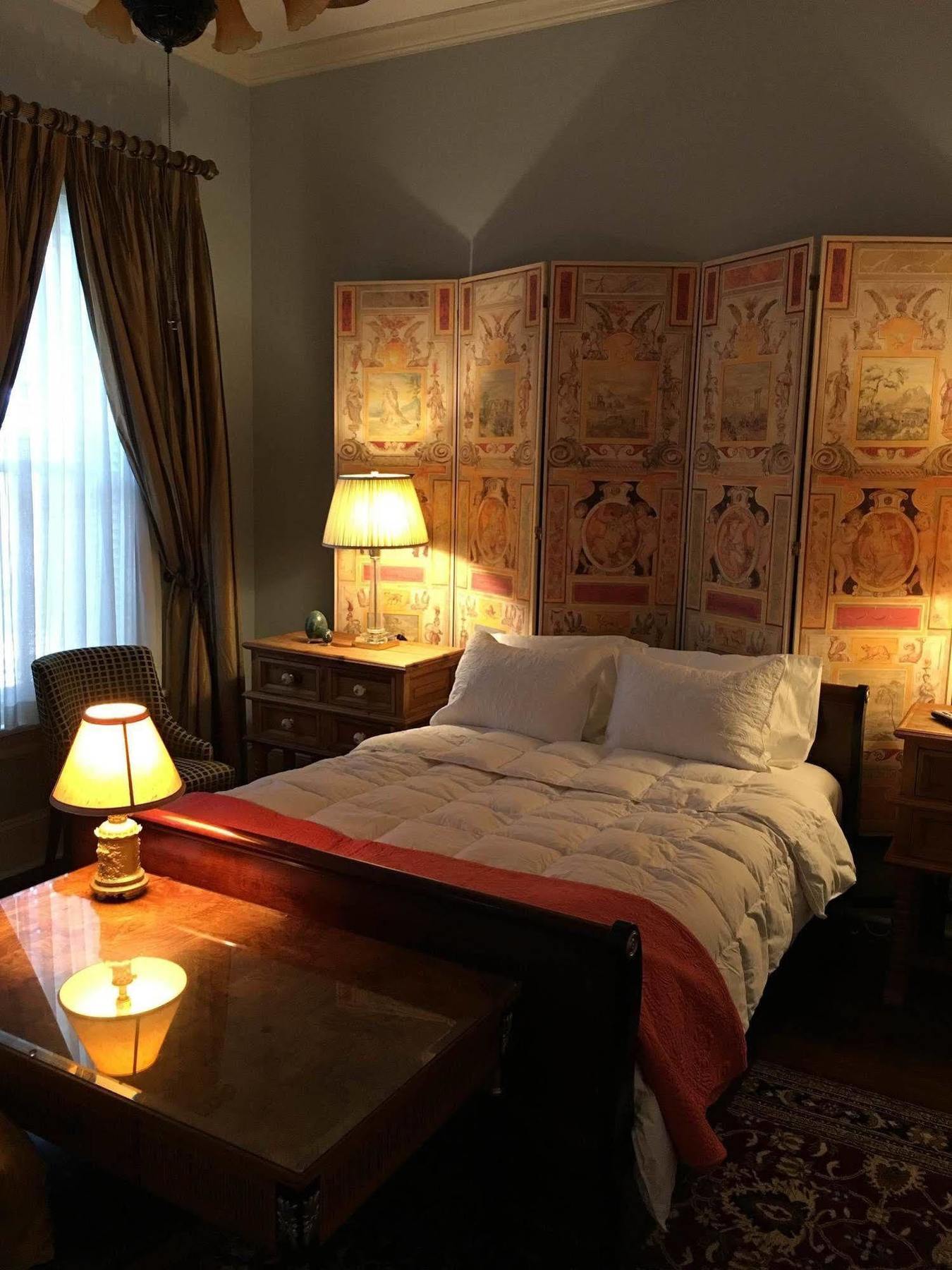 Burke Mansion Bed and breakfast 4*