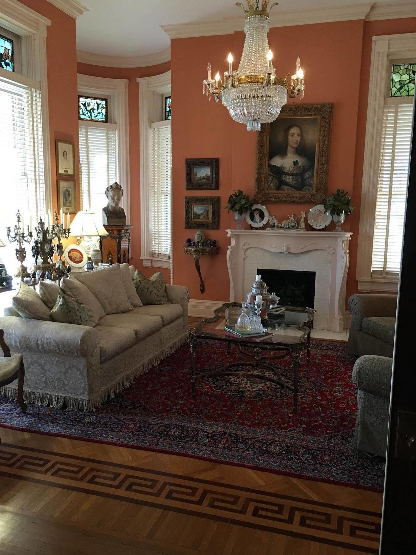 Burke Mansion Bed and breakfast 4*