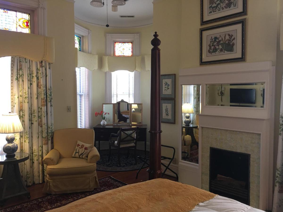 Burke Mansion Bed and breakfast 4*
